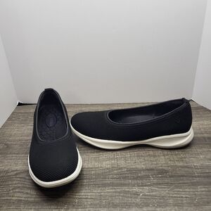 Vivaia Izabel Water-Repellent Flats Women Size 8.5 Round-Toe Sneaker Black